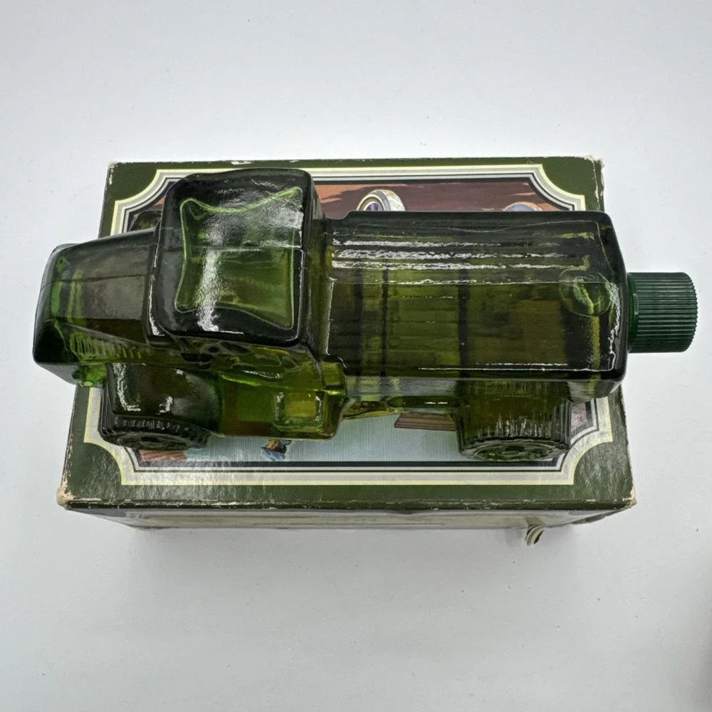 Avon Big Mack Men's After Shave Decanter Oland After Shave 6 oz. Glass OB1B12